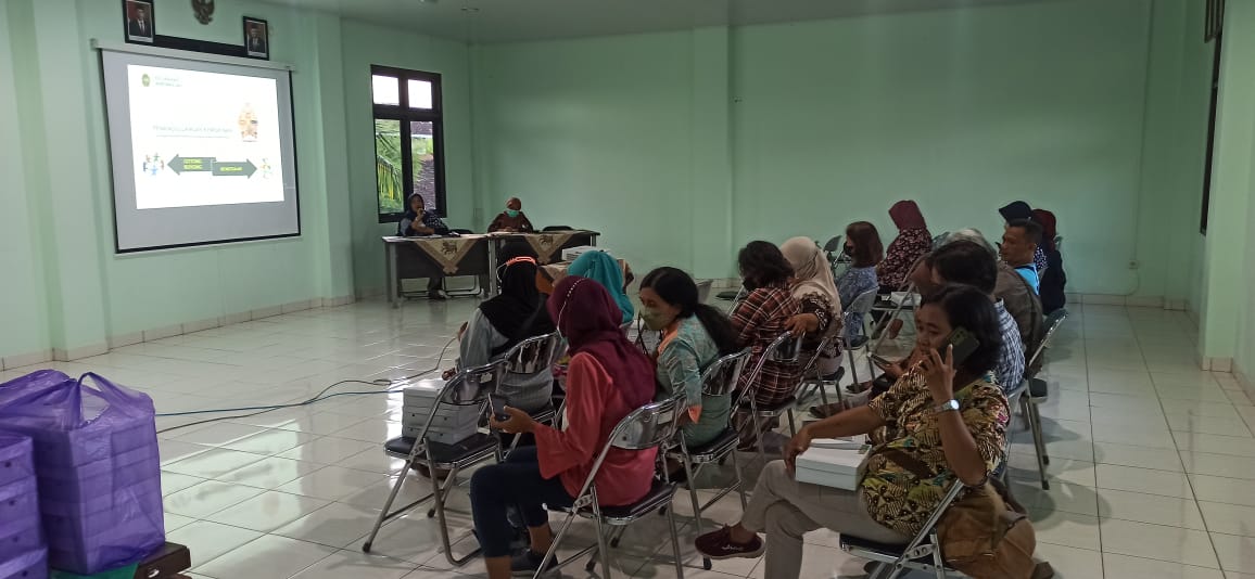 Rapat Koordinasi Rapor Keluarga Kelurahan Wirobrajan