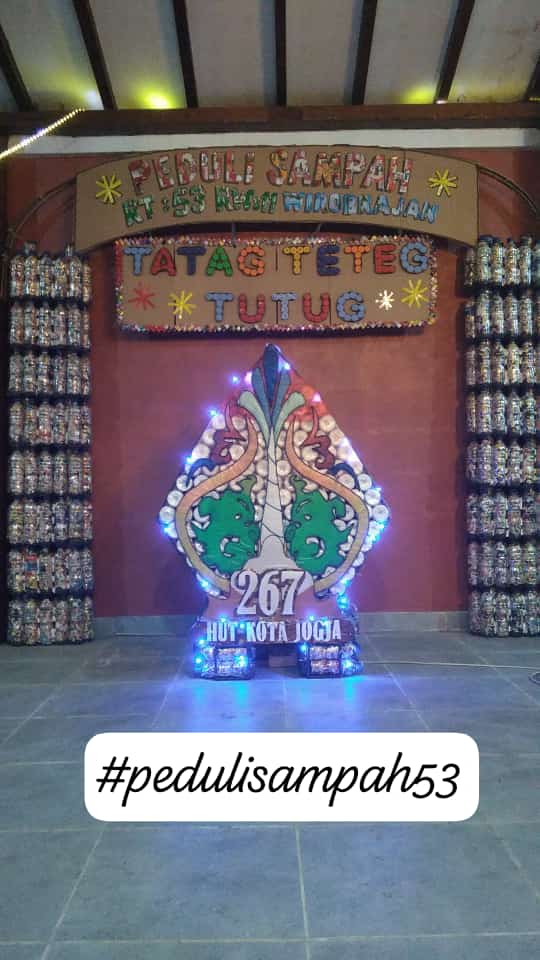 Pembuatan Ecobrick Bank Sampah Peduli Sampah RT 53 RW 11 dalam Rangka HUT Kota Yogyakarta